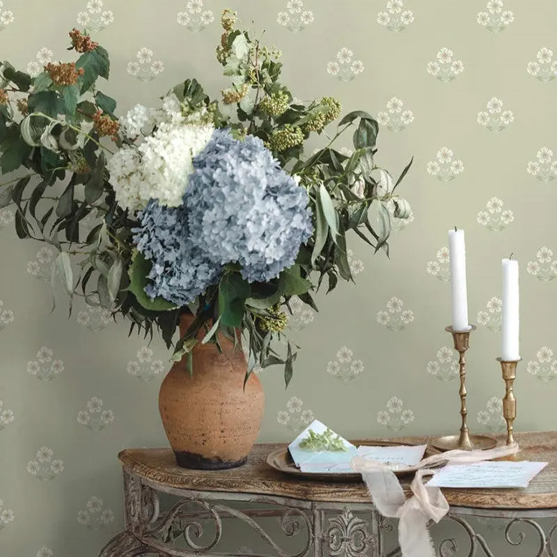 Isadora Floral Motif Wallpaper 1