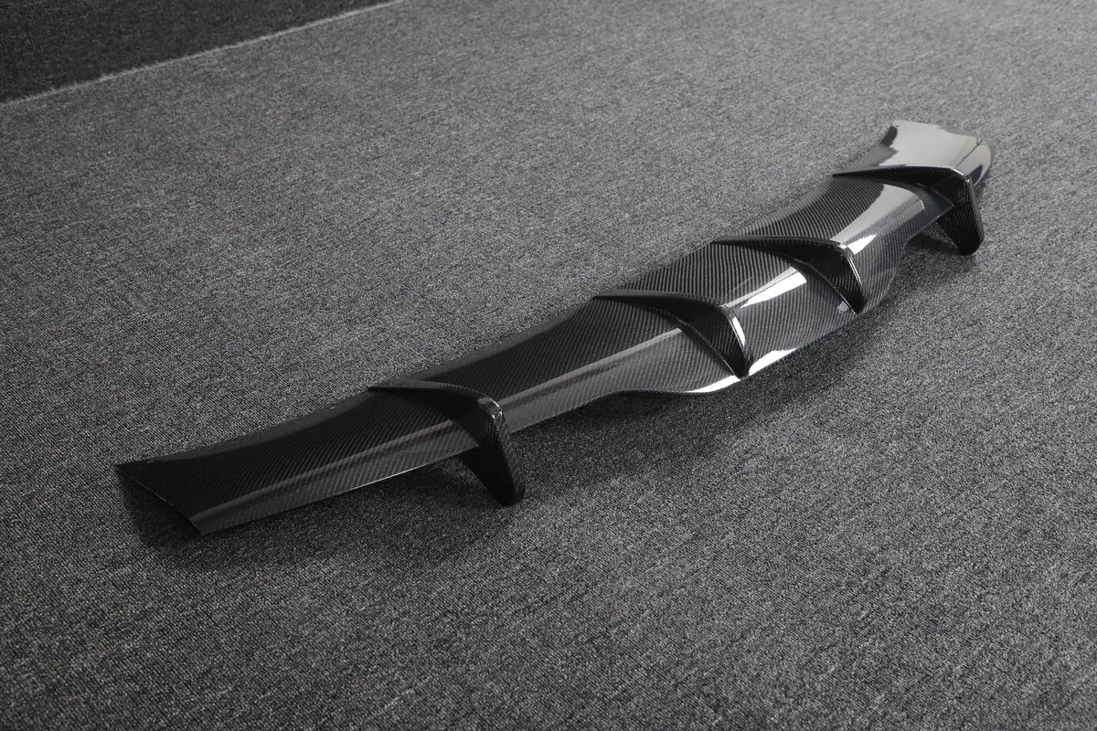 Dynacarbon™️ Carbon Rear Bumper Diffuser For Tesla Model S Plaid 2021-2023 1