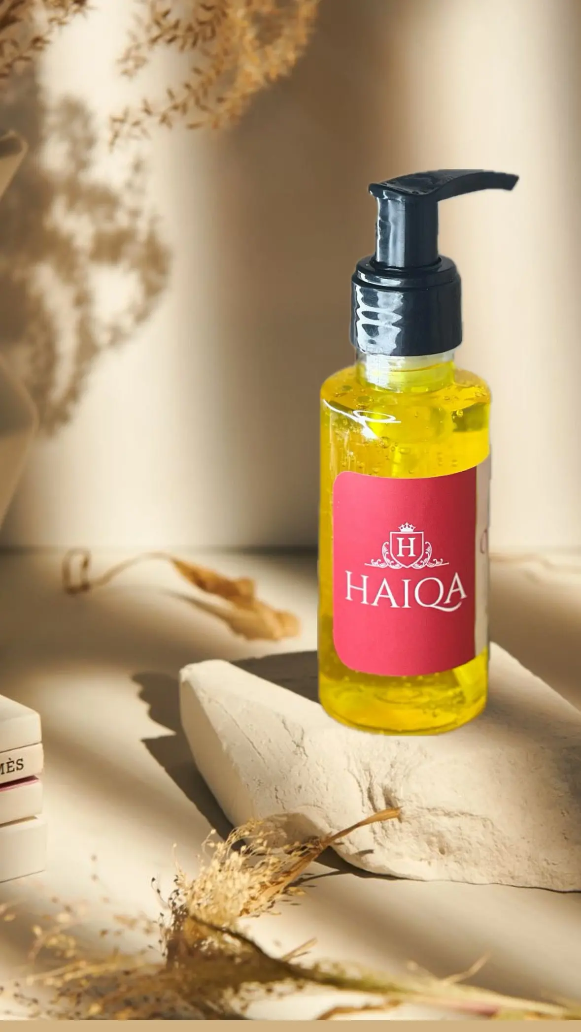 Haiqa Saffron Whitening Face Wash 1
