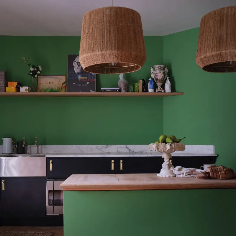 Farrow & Ball - Emerald Green No.W53 2