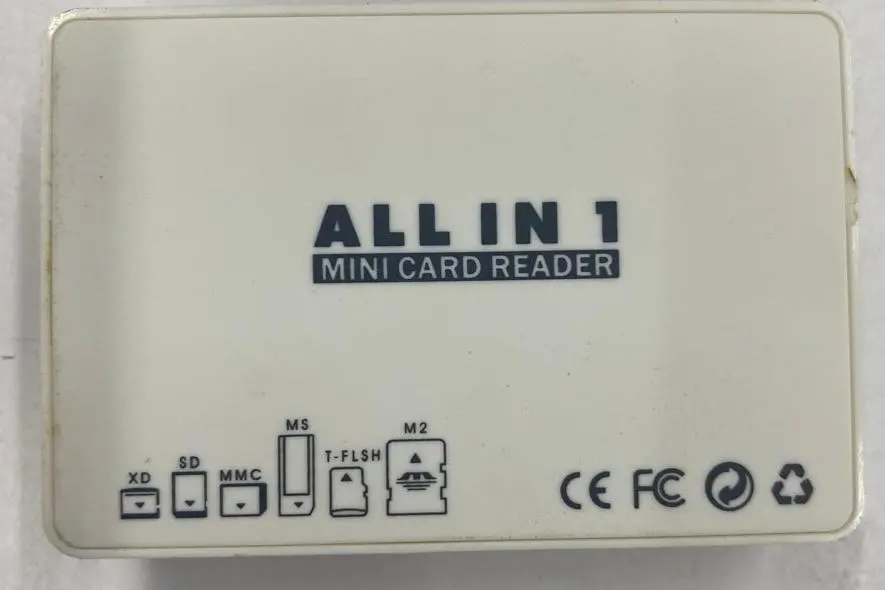 [Unbelievable Deal] Dealsplant Multi Card Reader With Rgb Light 1