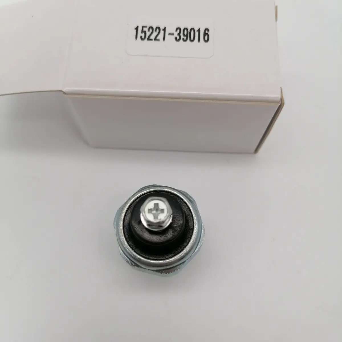 Diselmart 15221-39016 Oil Pressure Sensor Switch For Kubota Tractor B5100d B5100e L175 L185 L225 L245 L285 L305 M4000 M4050 1