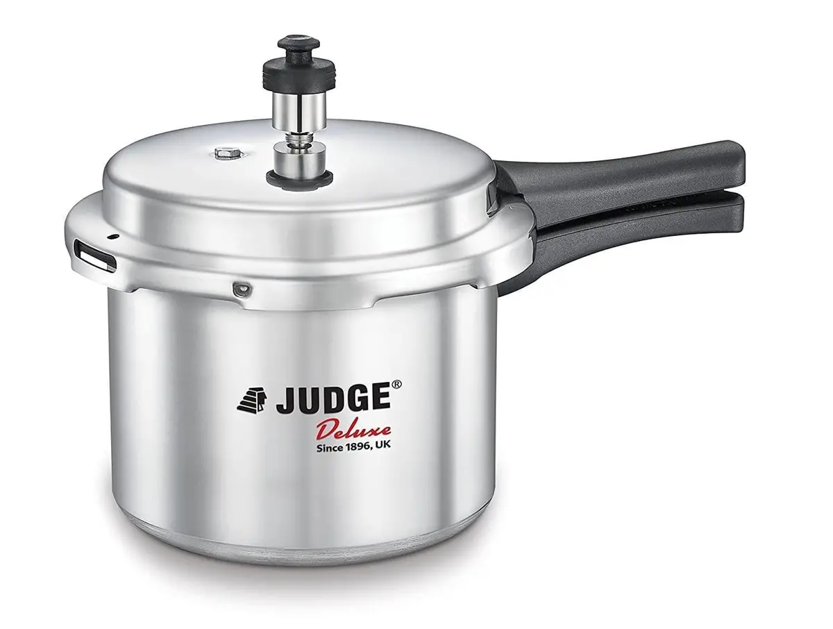 Judge Deluxe Outer Lid Pressure Cooker 1